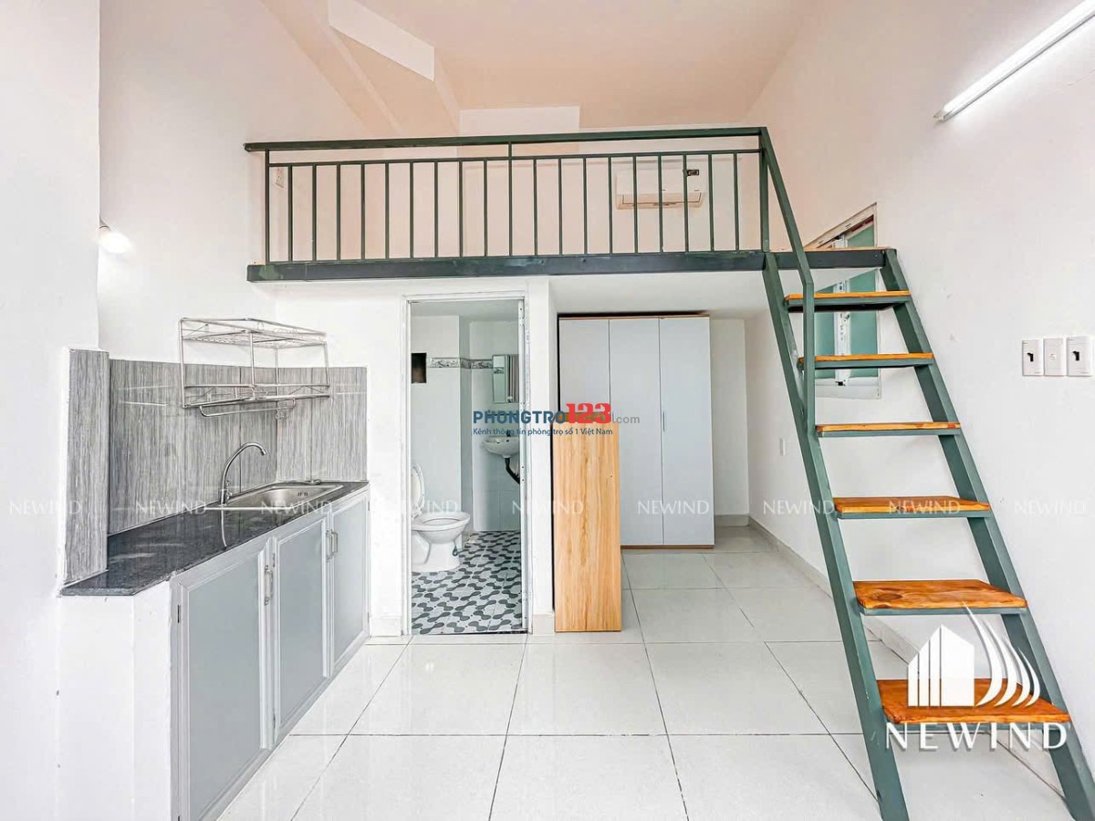 PHÒNG BAN CÔNG CHO THUÊ, RỘNG 35M2 - NHÀ MỚI 100%