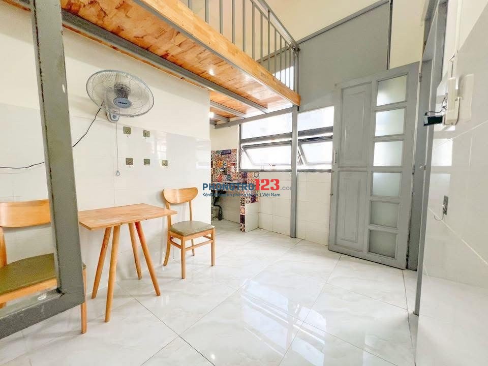 Phòng gác cao 1m8 rộng rãi - ở được liền