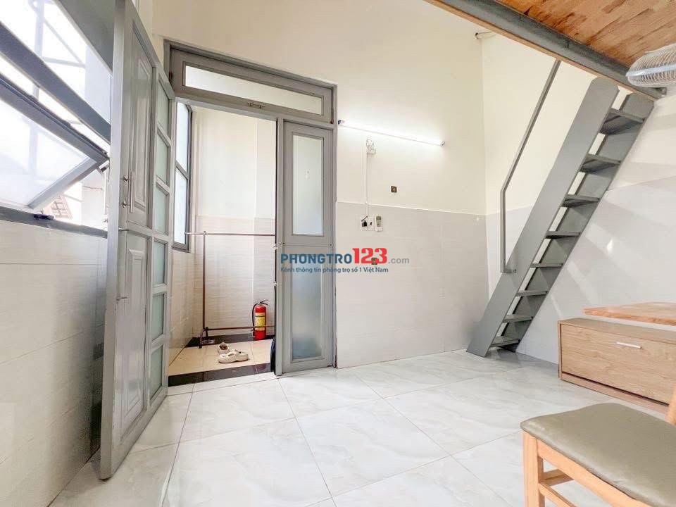 Phòng gác cao 1m8 rộng rãi - ở được liền