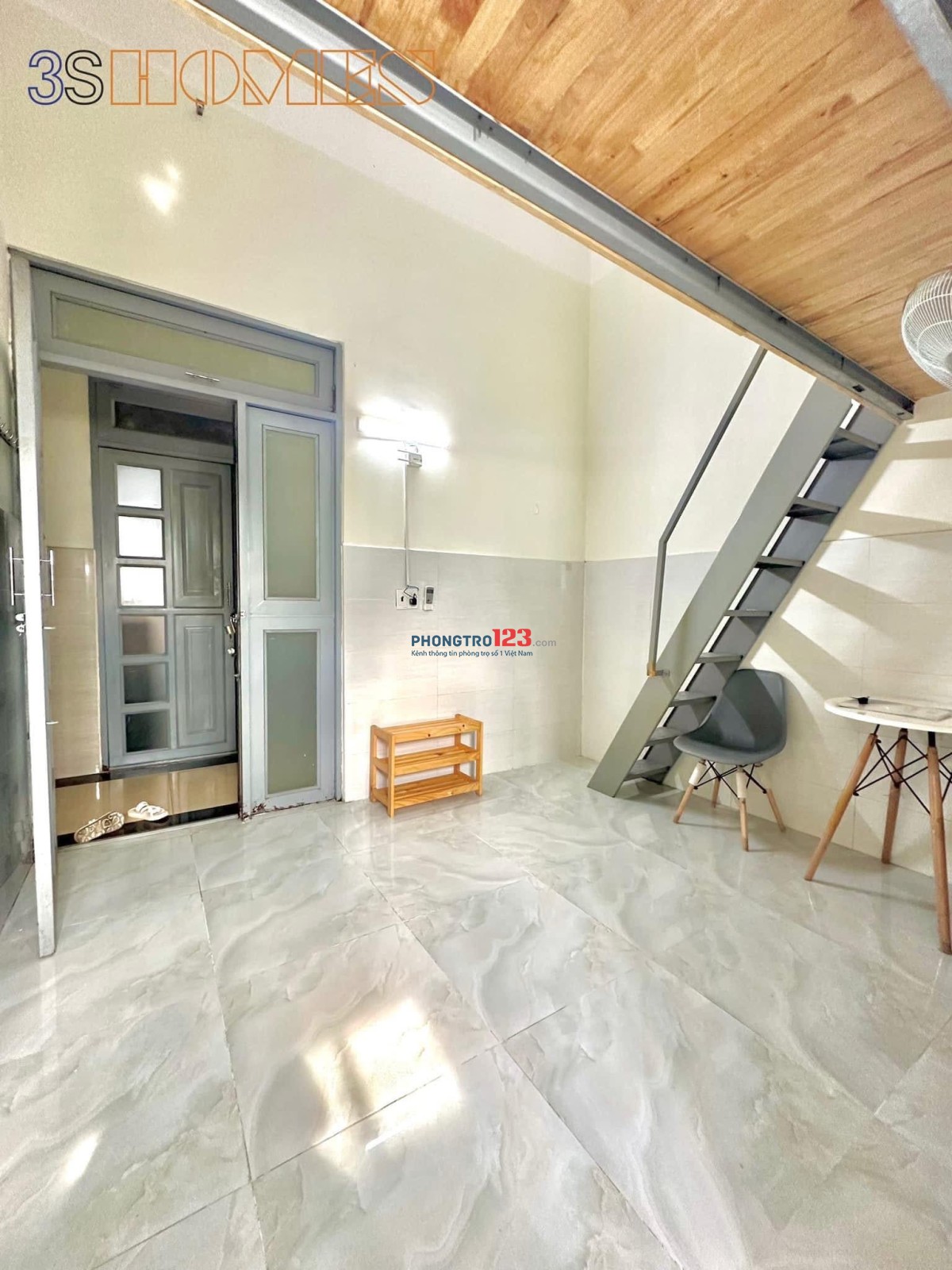 Phòng gác cao 1m8 rộng rãi - ở được liền