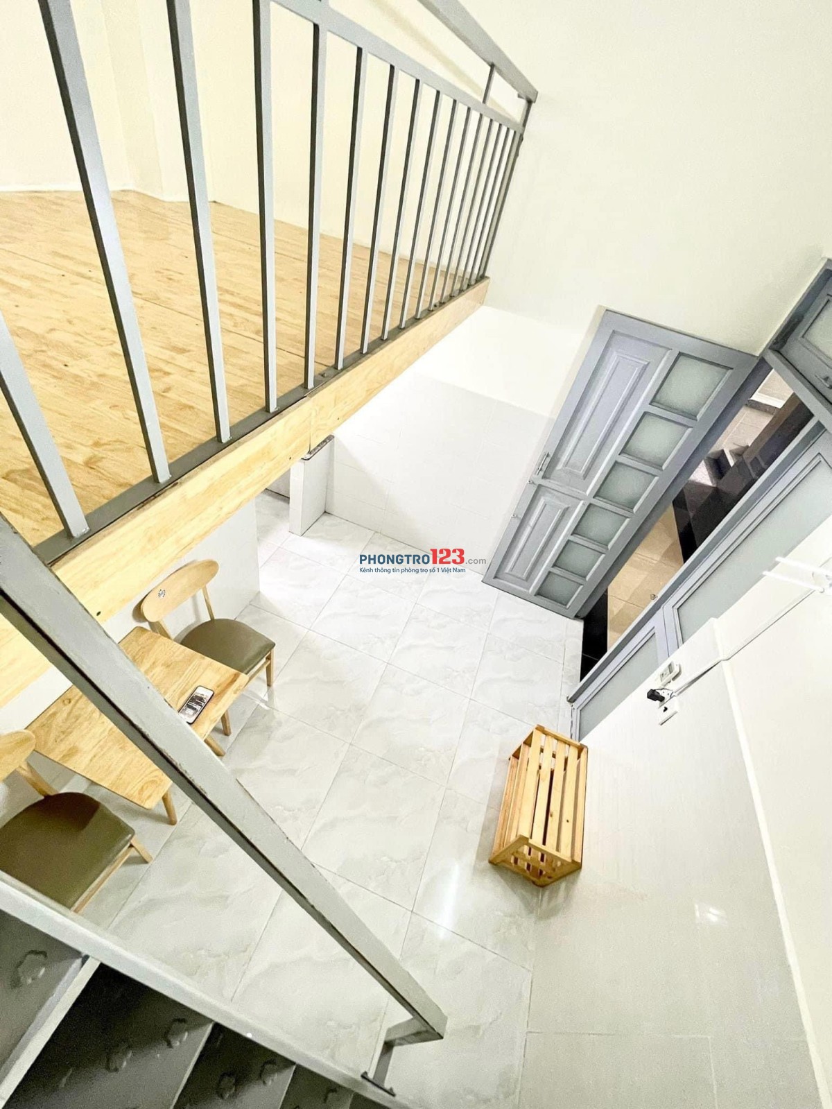 Phòng gác cao 1m8 rộng rãi - ở được liền