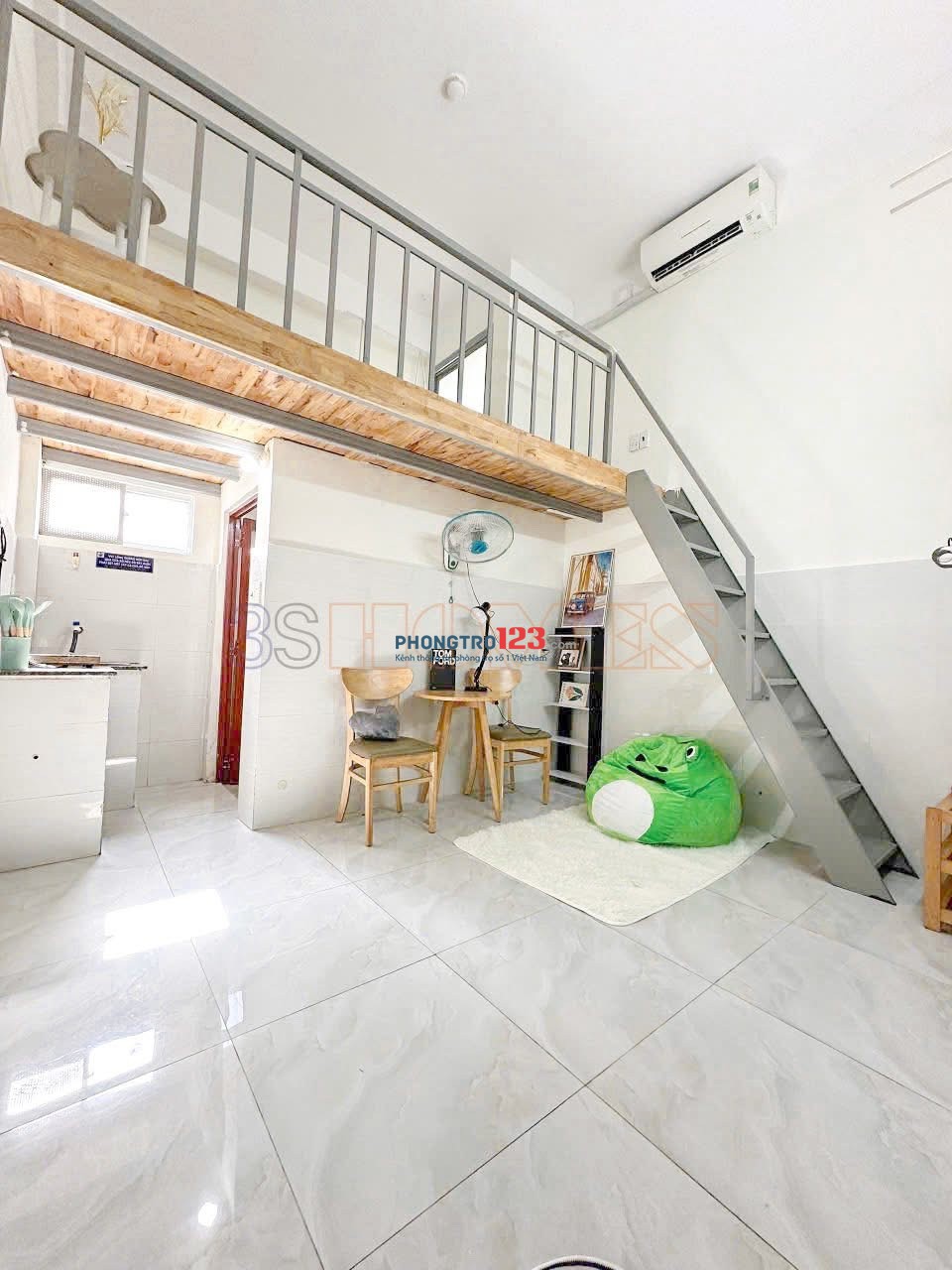Phòng gác cao 1m8 rộng rãi - ở được liền