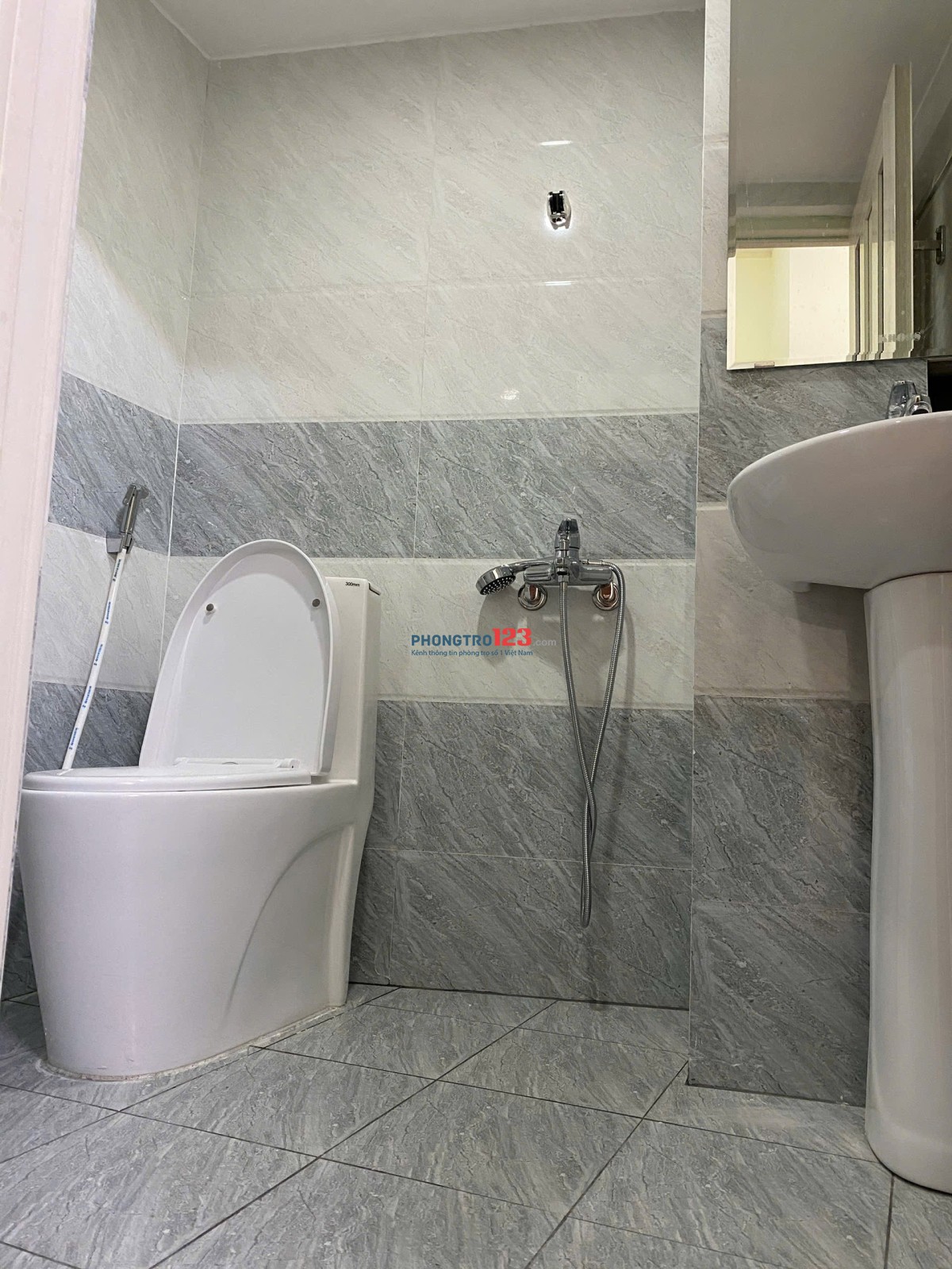 Phòng có ban công - 25m2 tại Cầu Giấy