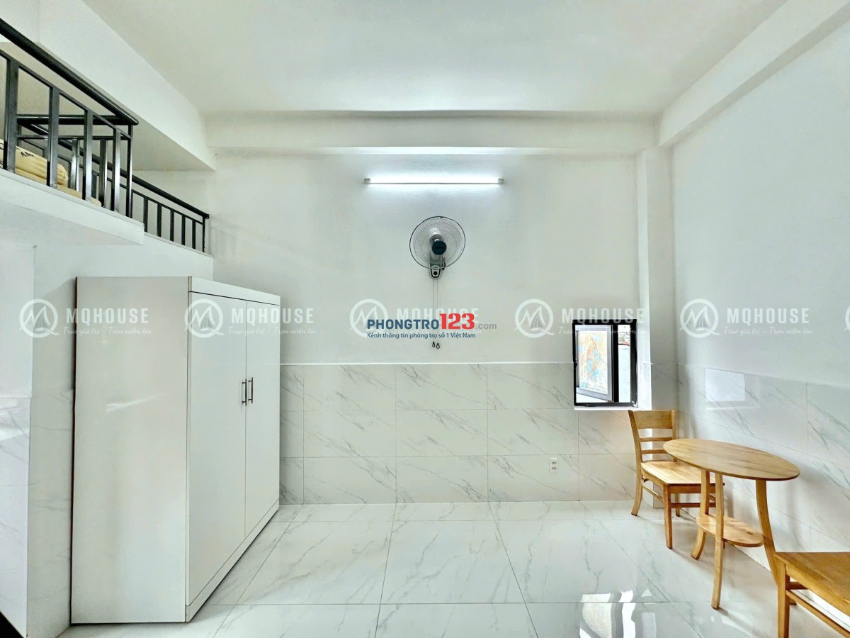 Cho Thuê Căn Hộ Có Gác & Cửa Sổ Trời Siêu Thoáng – Ngay E.Town Tân Bình 