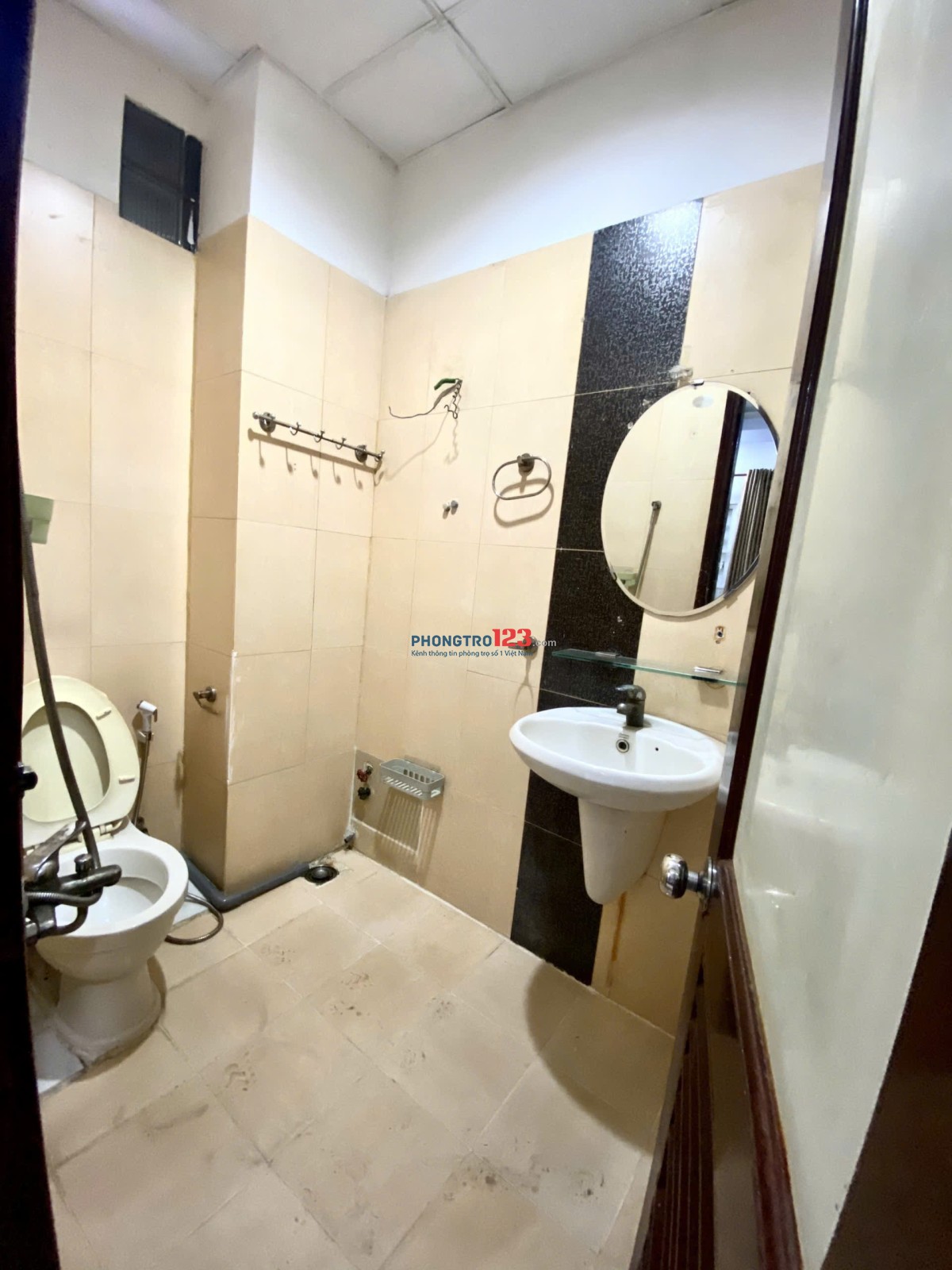 PHÒNG GIÁ RẺ 30M2 NGAY CỘNG HÒA CHÂN CẦU HOÀNG HOA THÁM, QUẬN TÂN BÌNH
