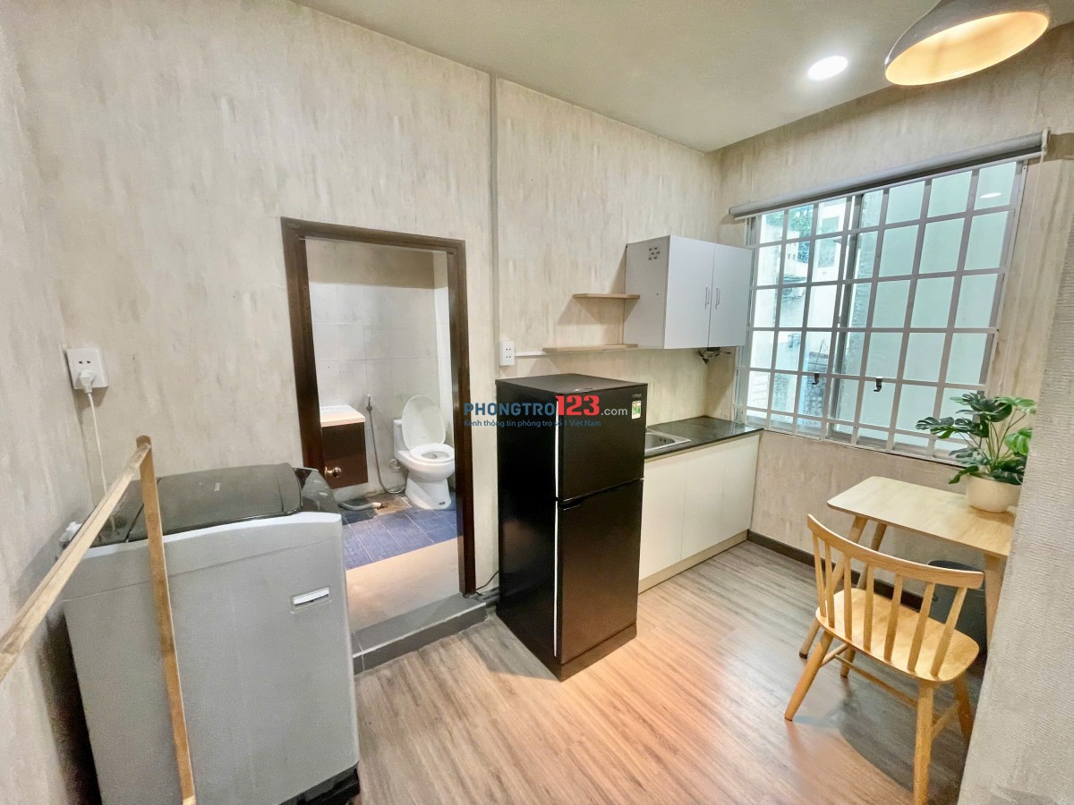 Căn Hộ Studio cho thuê quận 1 gần chợ Tân Định, mặt tiền đường Thạch Thị Thanh
