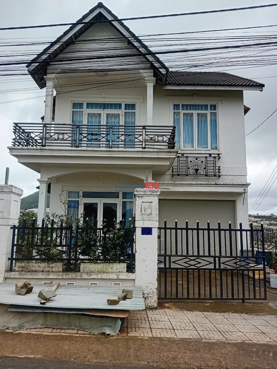 Cho thuê villa 4 phòng đà lạt 8 triệu/tháng - sạch đẹp khu văn minh