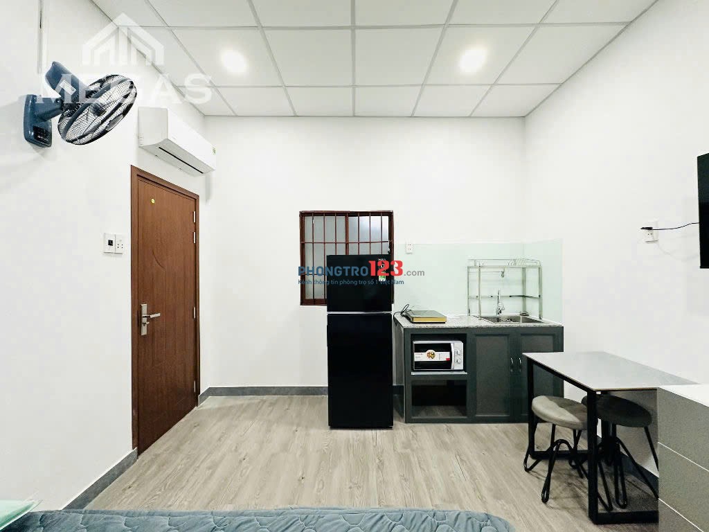 Căn Hộ Studio giá rẻ Quận 10 kế bên Công Viên Lê Thị Riêng, gần UEH, Bách Khoa, Y Phạm Ngọc Thạch