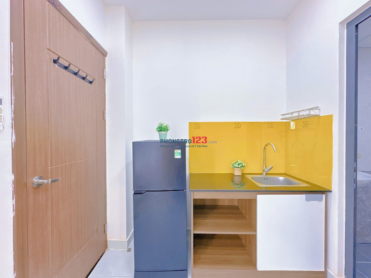 Phòng mới 30m2 ban công thoáng mát ngay Nguyễn Văn Đậu Bình Thạnh gần Đại học Công Nghiệp TP.HCM