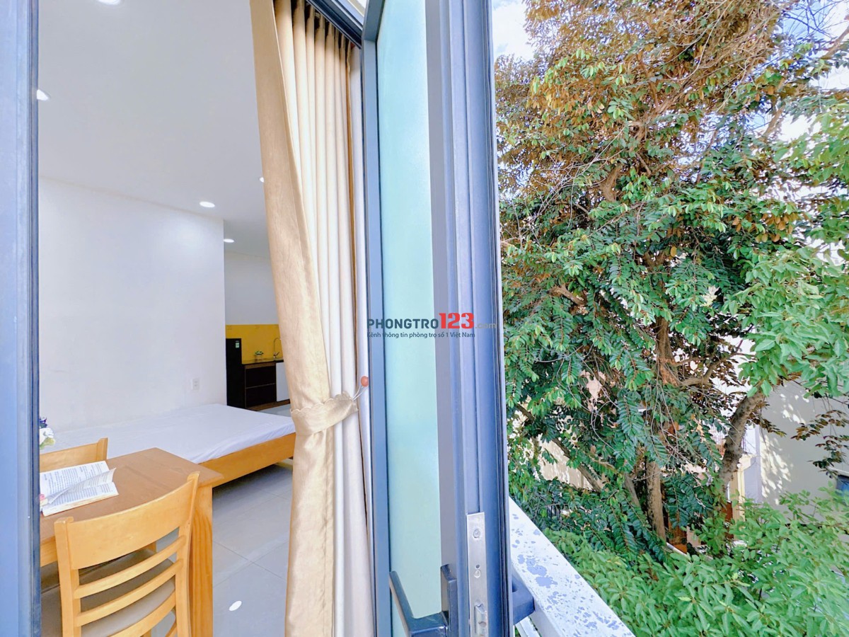 Phòng mới 30m2 ban công thoáng mát ngay Nguyễn Văn Đậu Bình Thạnh gần Đại học Công Nghiệp TP.HCM