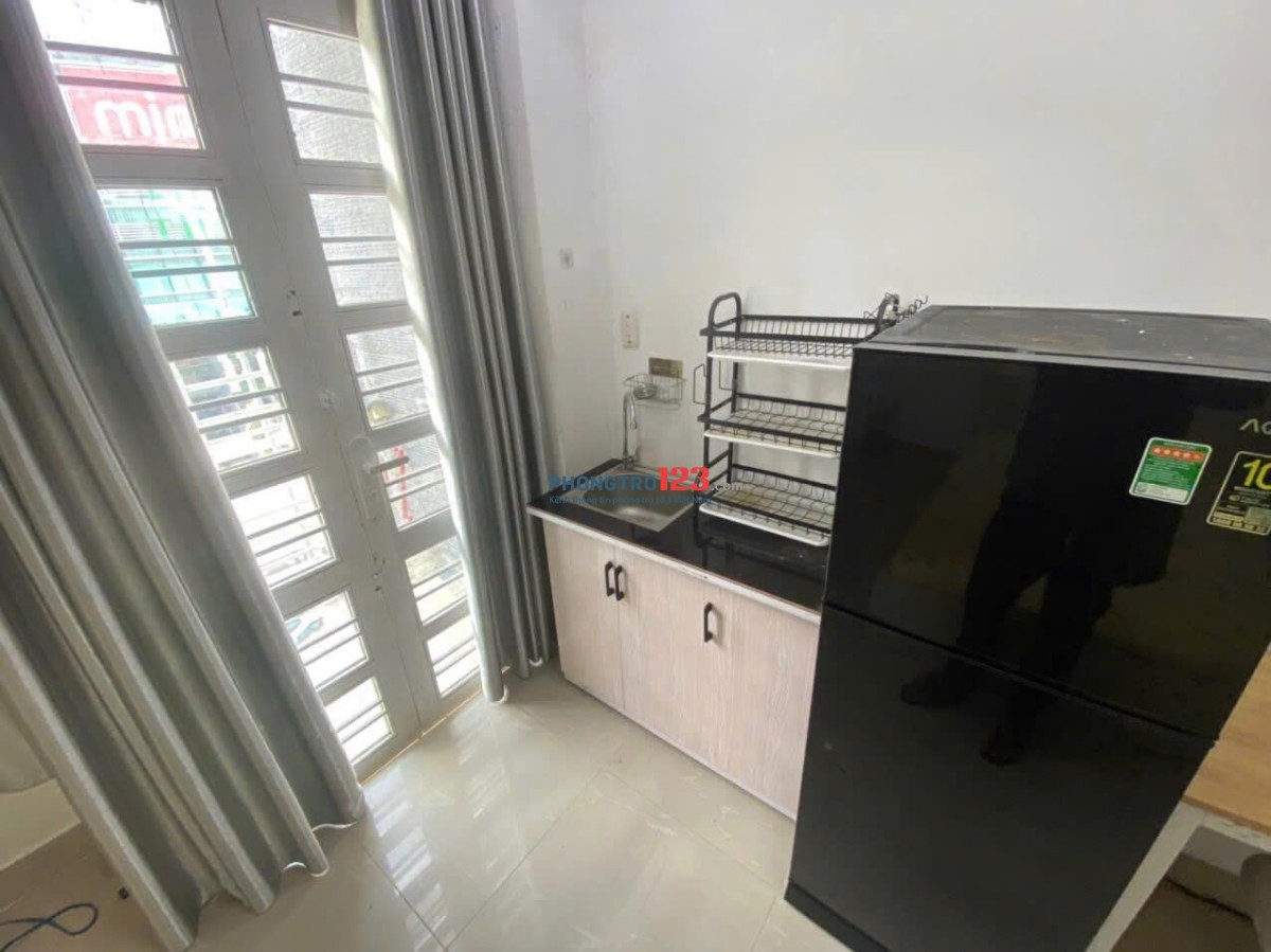 PHÒNG CÓ BAN CÔNG – FULL NỘI THẤT ngay đại học Văn Hiến