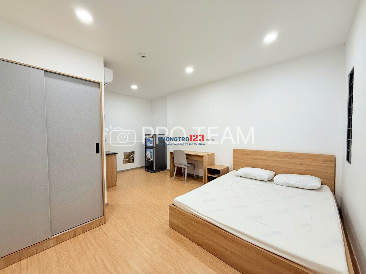Cho thuê phòng mặt tiền Nguyễn Gia Trí, gần HUTECH, Landmark, tiện KD online, nails, spa, VP