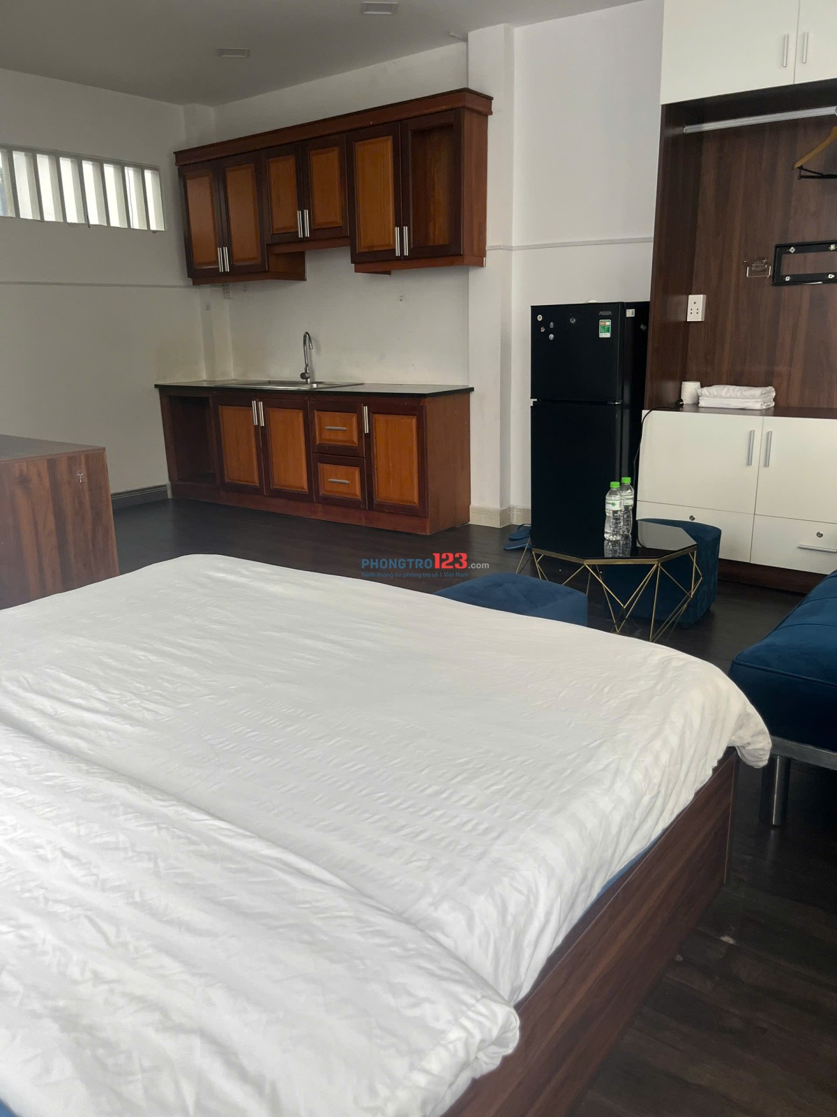 Căn Hộ Dịch Vụ Ban Công Đẹp tại Số 23 Hát Giang, p2, Tân Bình
