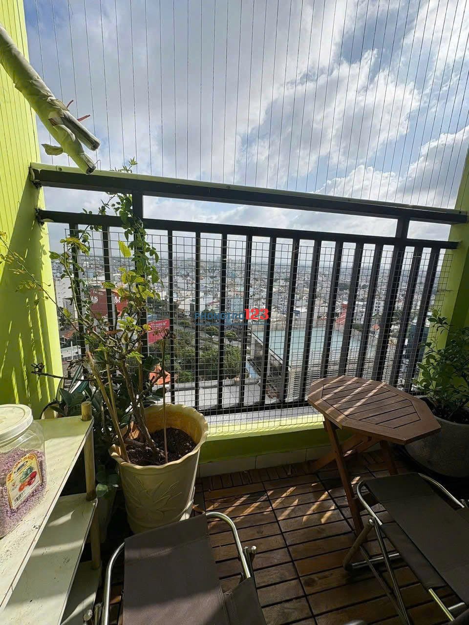 Căn hộ Oriental Plaza, Âu Cơ, Tân Phú: 12tr/th, 2p ngủ, 73m2, NT