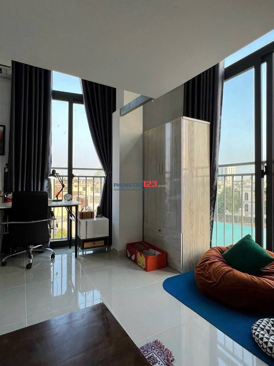 Cho thuê phòng cửa sổ lớn full nội thất ngay trung tâm quận 1