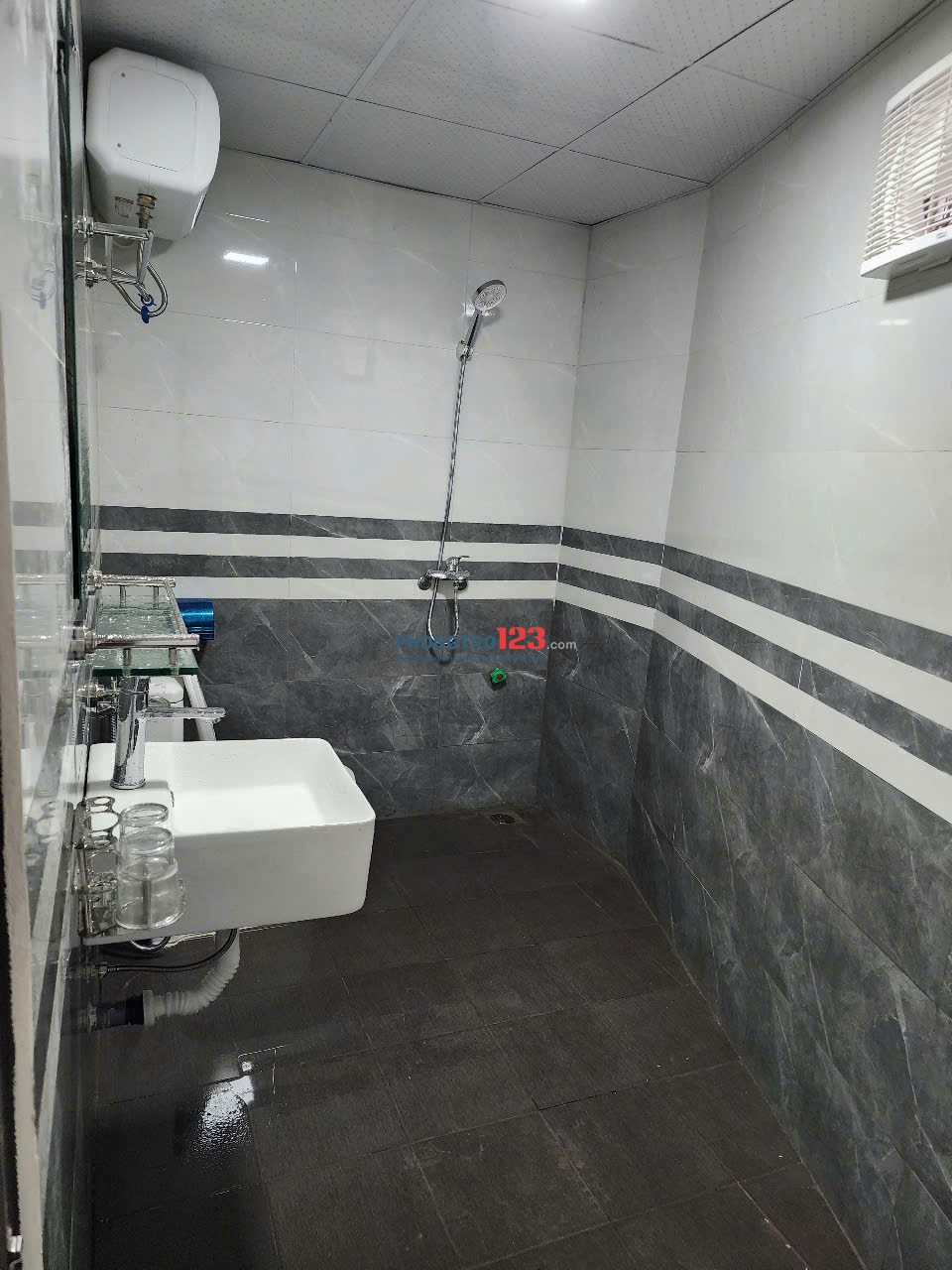 Cho thuê nhà 1.5 tầng (2PN) đủ nội thất tại Nam Phù - Hà Nội (Vạn Phúc 3 - Thanh Trì)