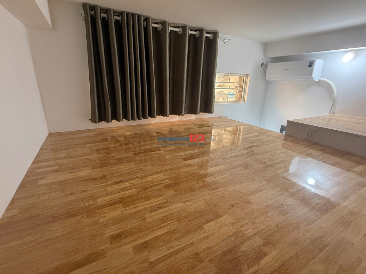 Phòng Bùi Viện ttâm Q.1, full nội thất, có BAN CÔNG, có GÁC