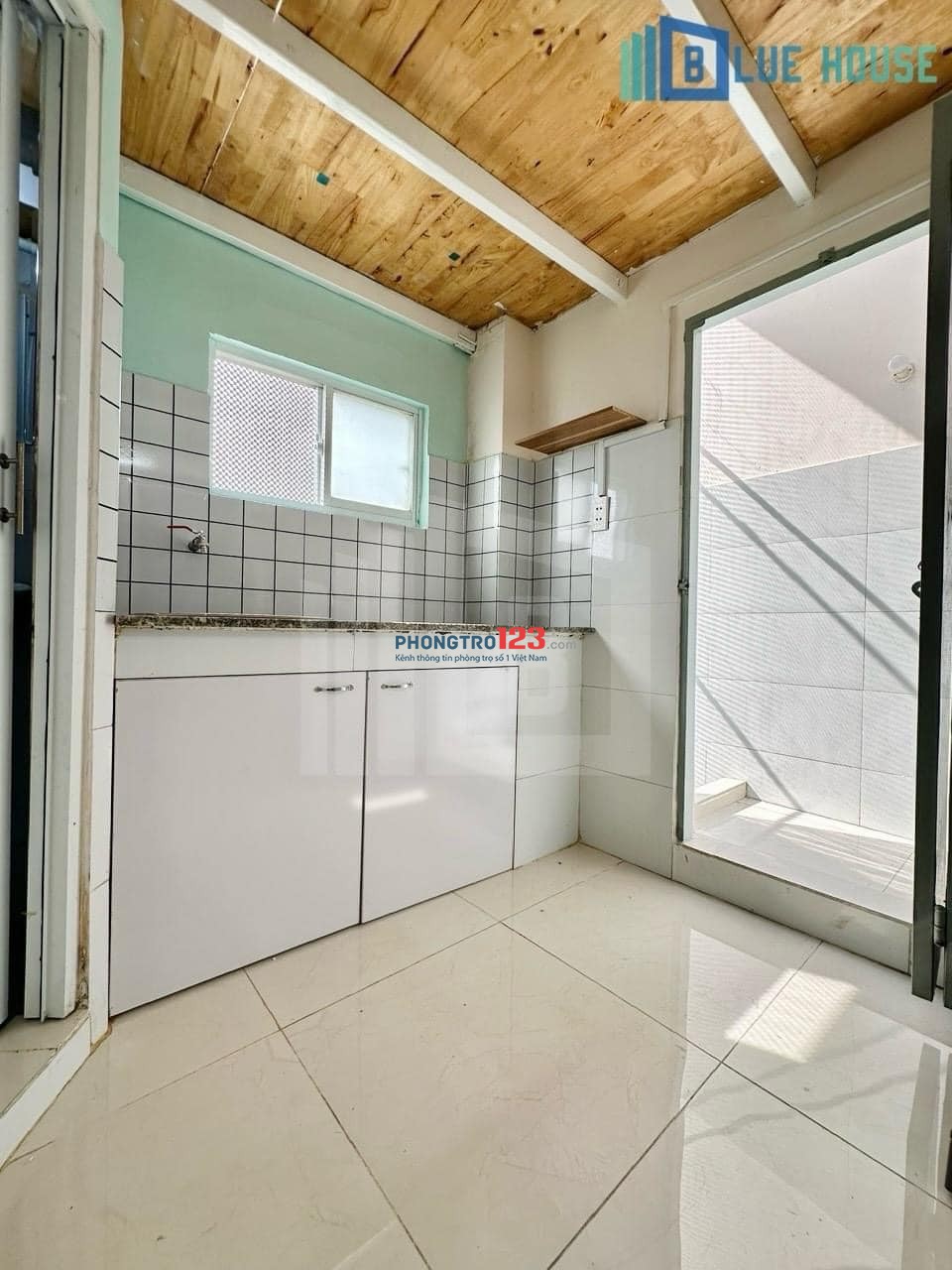 phòng trọ sinh viên duplex view kính ở 3-4 bạn thoải mái gác 1m7 ngay Cộng Hoà - Tân Bình