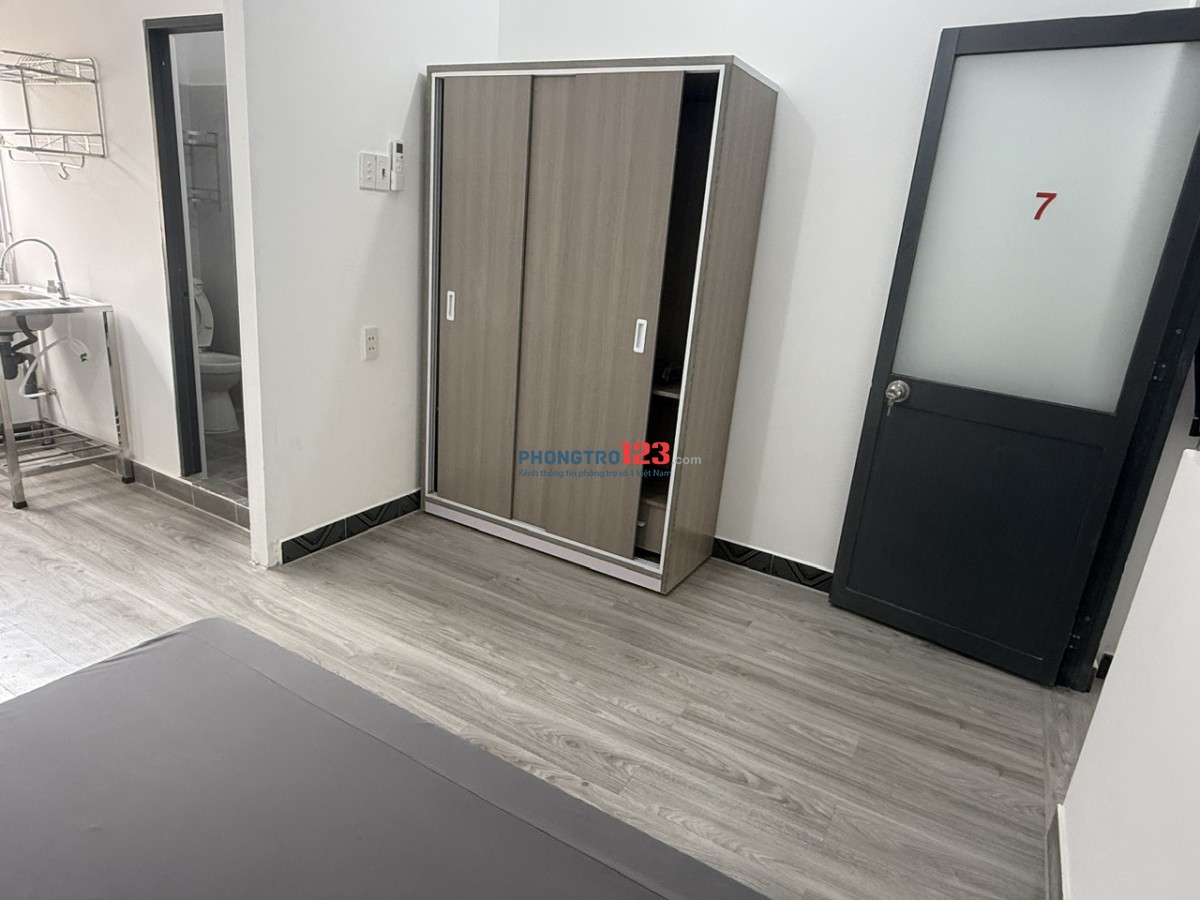 Phòng Bùi Viện trung tâm Q.1, full nội thất, có cửa sổ