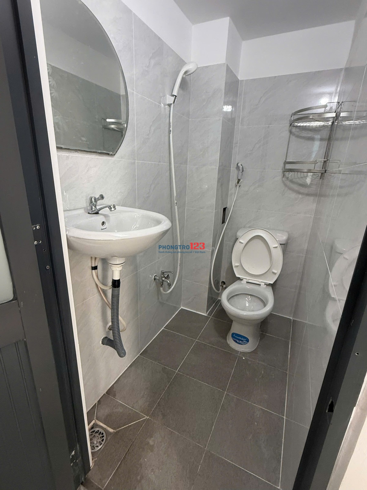 Phòng Bùi Viện ttâm Q.1, full nội thất, có BAN CÔNG, có GÁC
