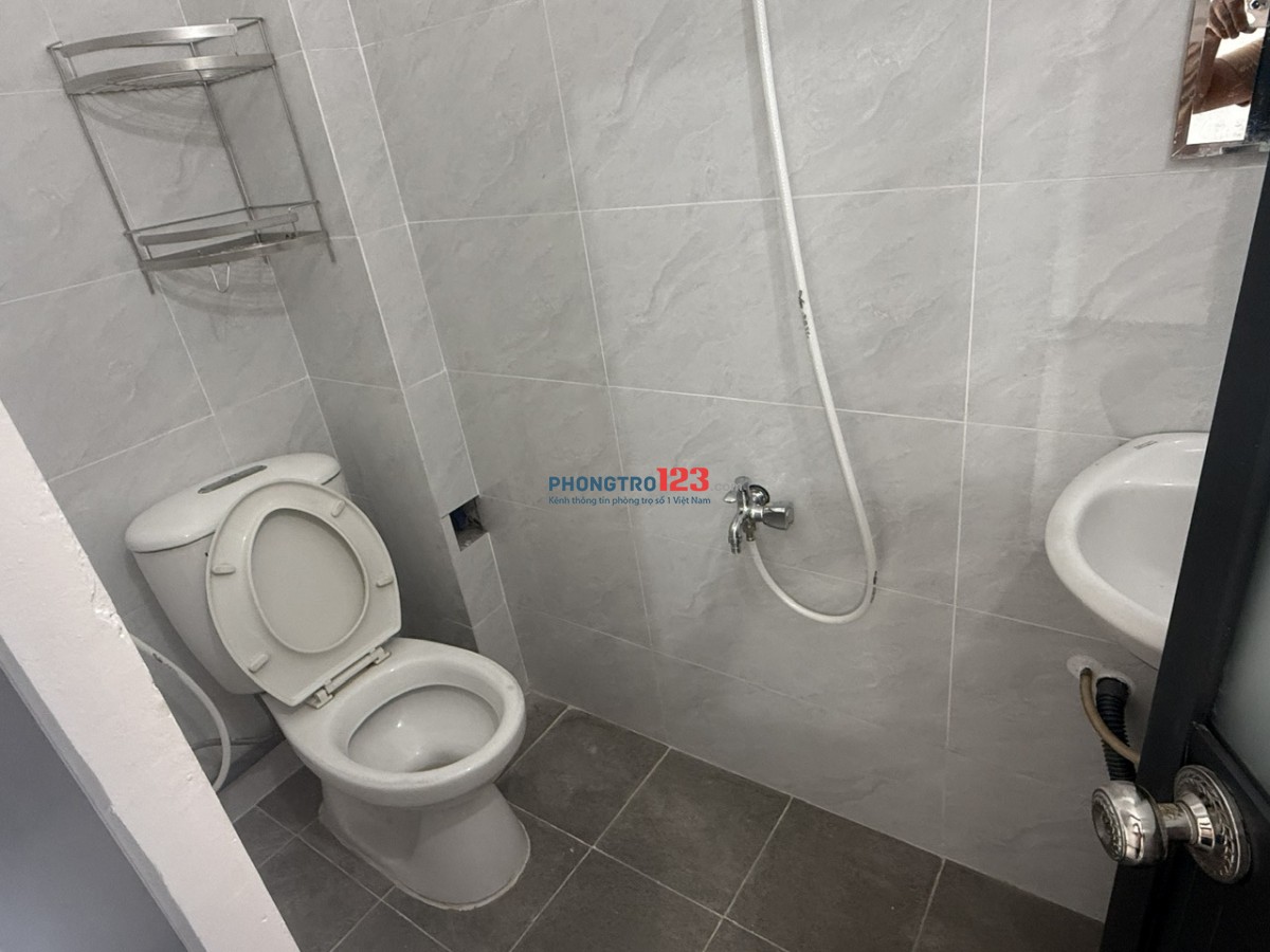 Phòng Bùi Viện trung tâm Q.1, full nội thất, có cửa sổ