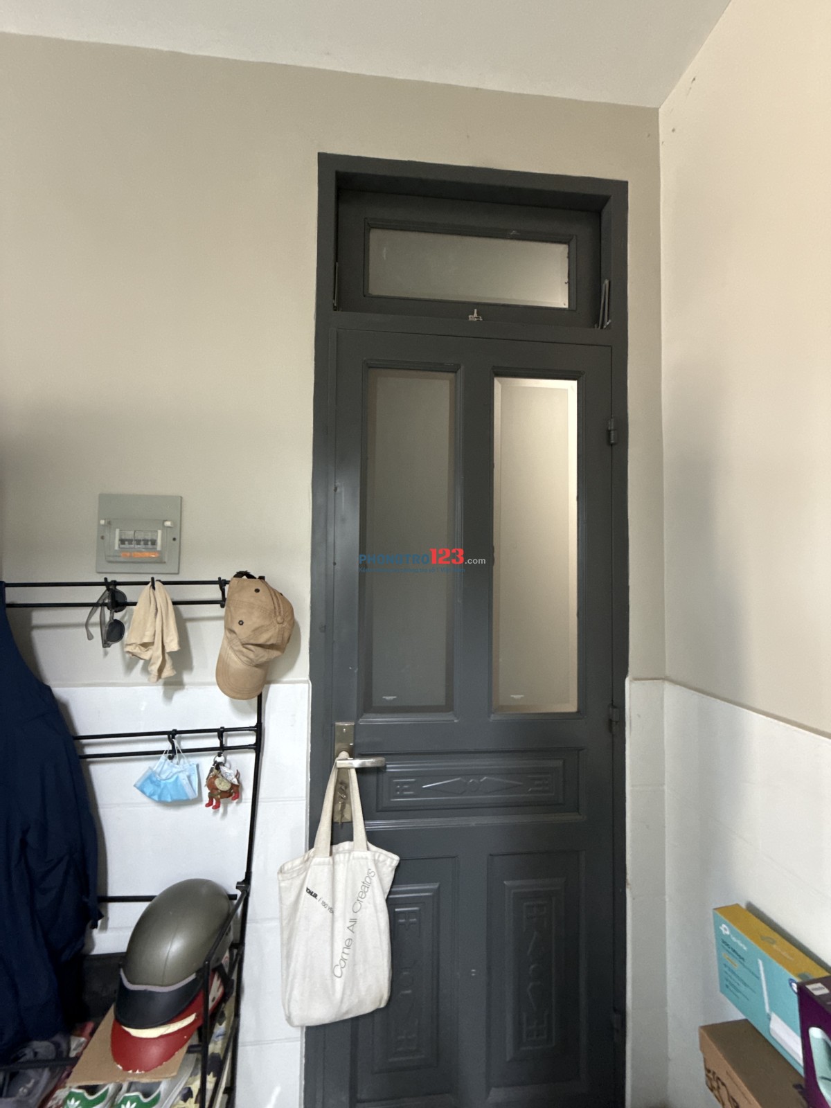 Tìm 01 nữ ở ghép 2TR5/tháng diện tích phòng ~ 50m2/ Ưu tiên người thích sạch sẽ