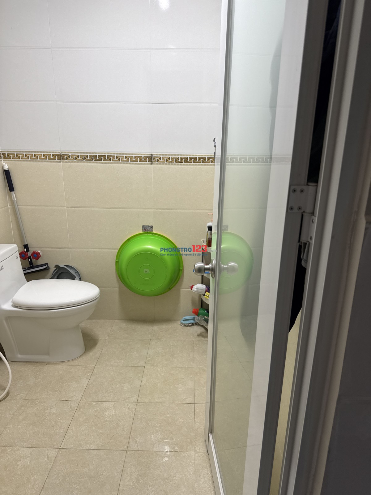 Tìm 01 nữ ở ghép 2TR5/tháng diện tích phòng ~ 50m2/ Ưu tiên người thích sạch sẽ