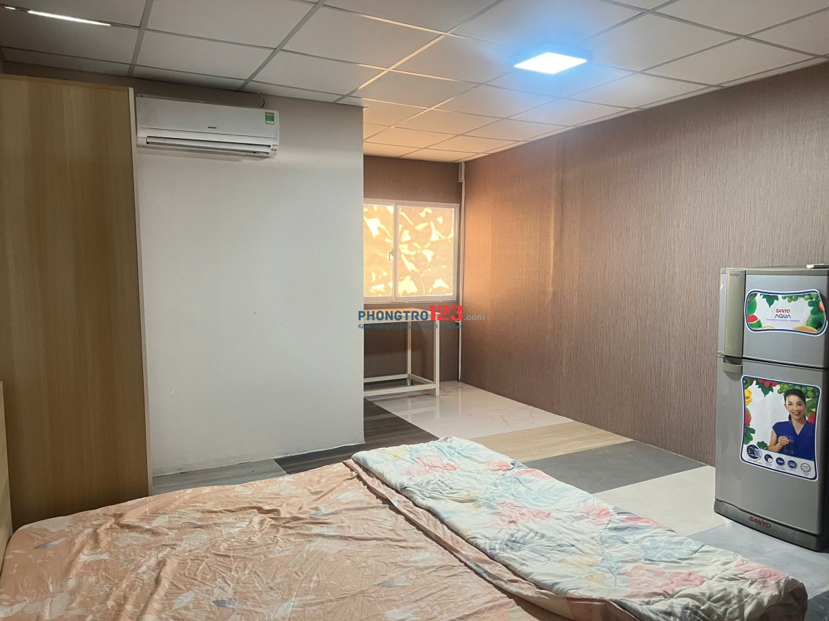Phòng rộng 30m2 đầy đủ nội thất ngay quận trung tâm