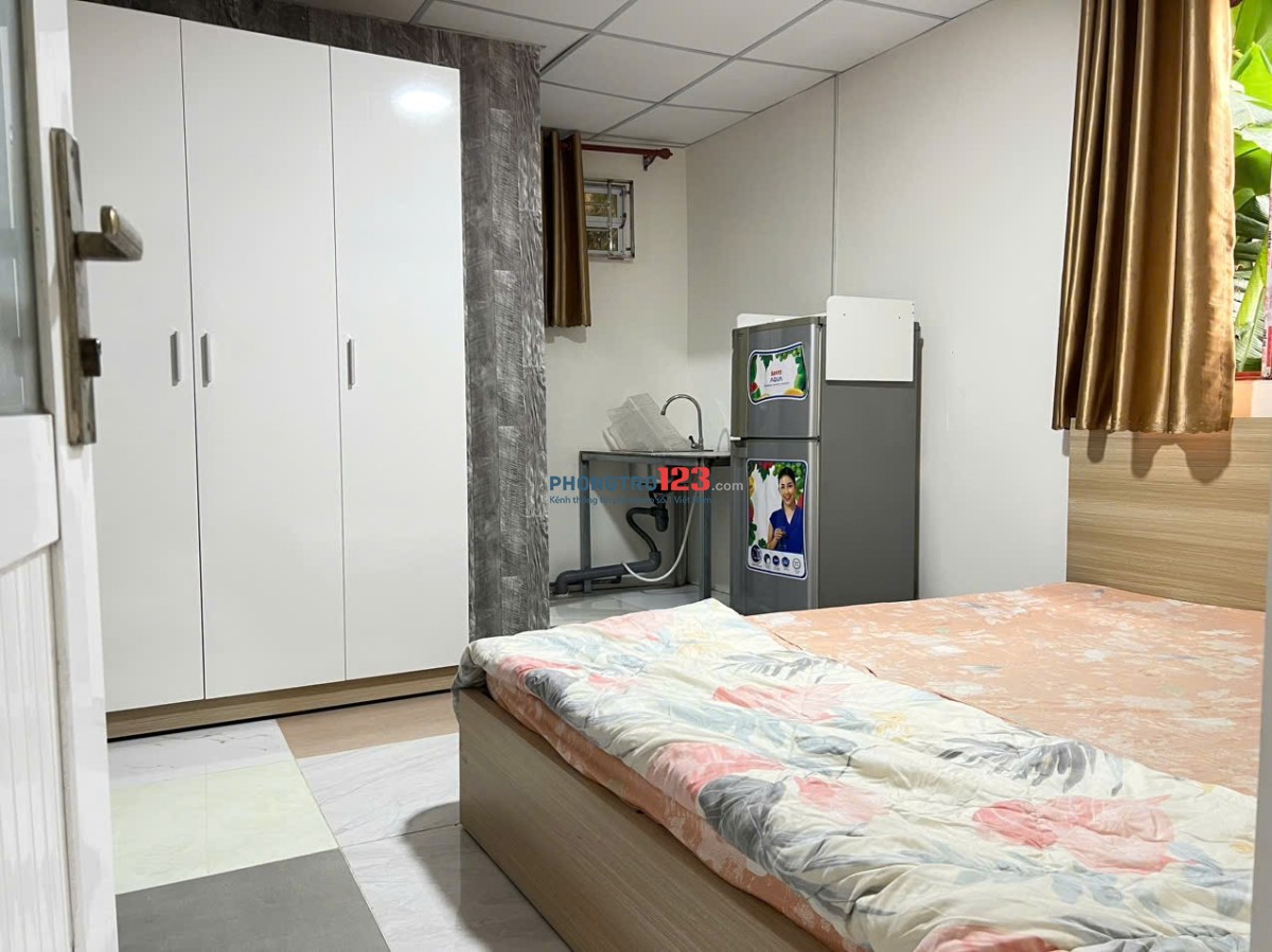 Phòng rộng 20m2 đầy đủ nội thất ngay quận trung tâm