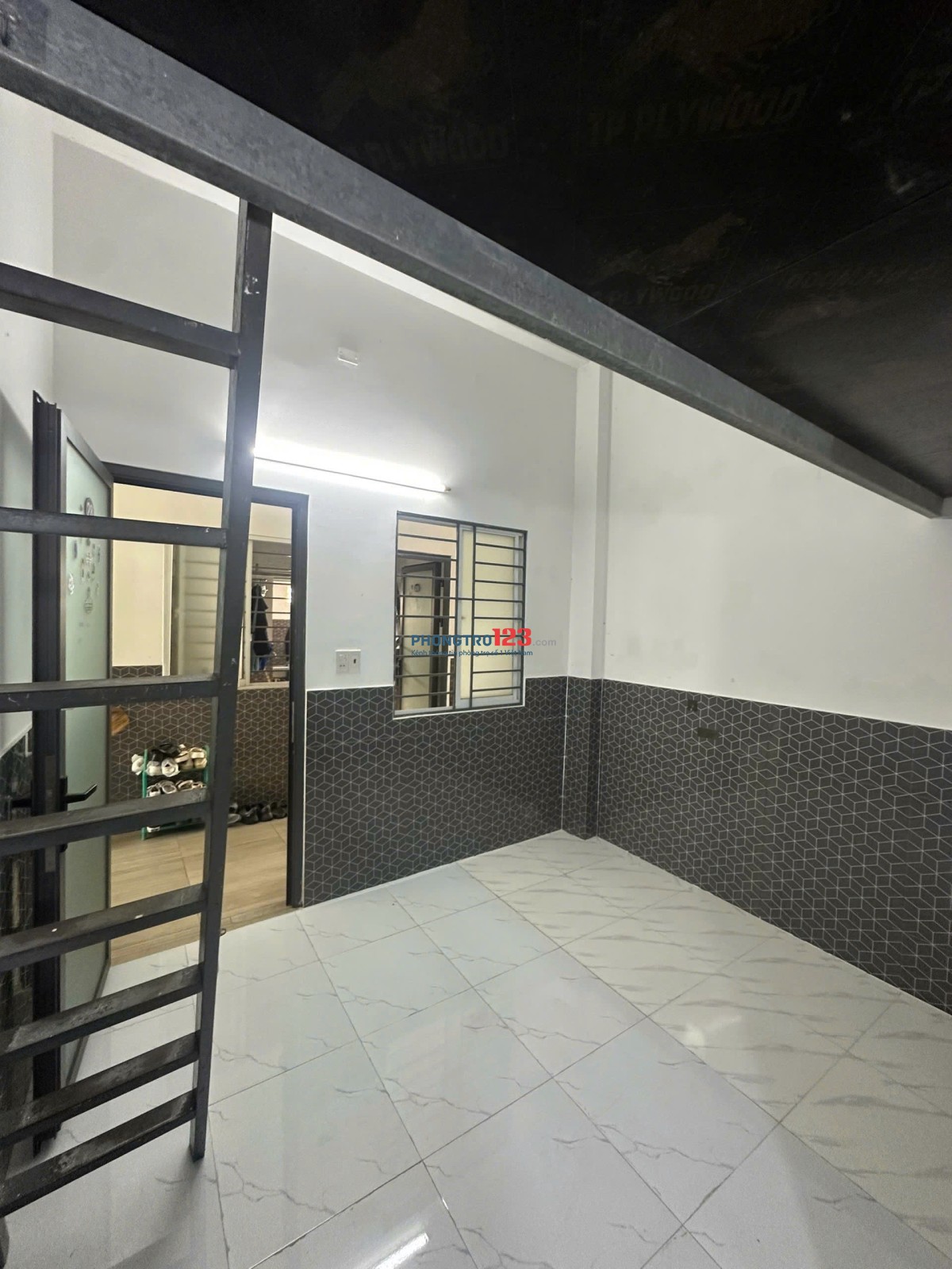 TRỐNG SẴN PHÒNG TRỌ CÓ GÁC CỬA SỔ THOÁNG MÁT NGAY LÊ TRỌNG TẤN GẦN ĐH CÔNG THƯƠNG HUFI