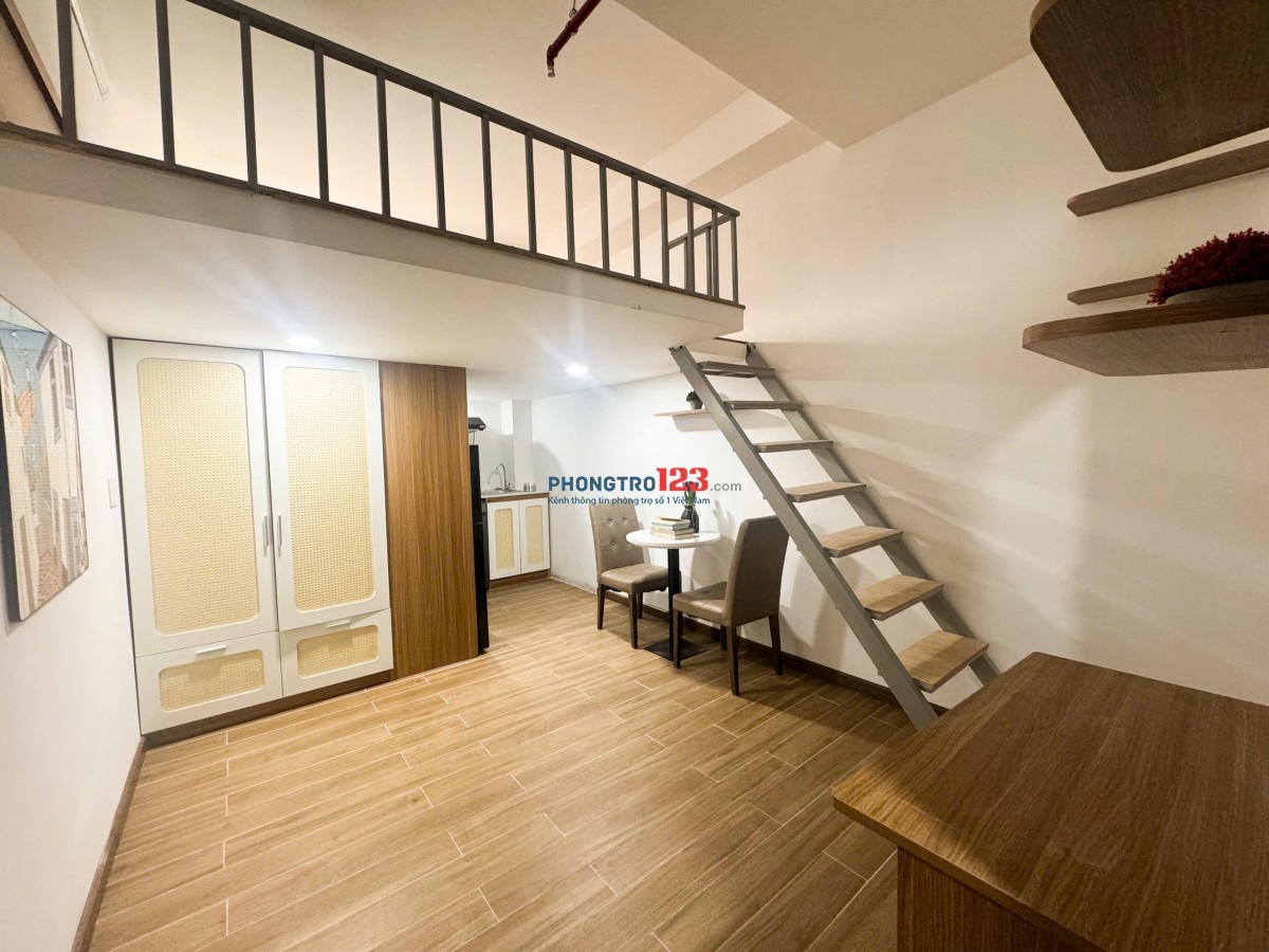 Phòng trọ Duplex ở được nhiều người full nội thất mới 100% có bảo vệ thang máy gần đại học Văn Lang