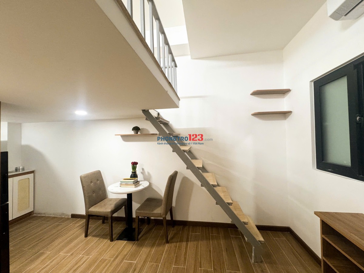 Phòng trọ Duplex ở được nhiều người full nội thất mới 100% có bảo vệ thang máy gần đại học Văn Lang