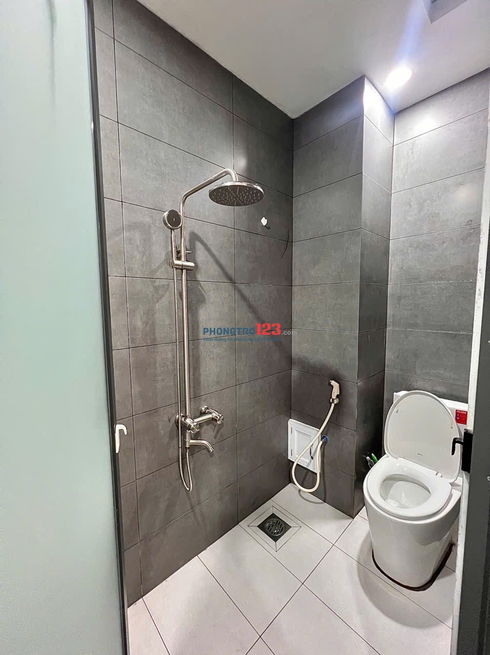 CĂN HỘ 2PN, FULL NỘI THẤT – 50m2 – MÁY GIẶT RIÊNG, NHÀ THANG MÁY