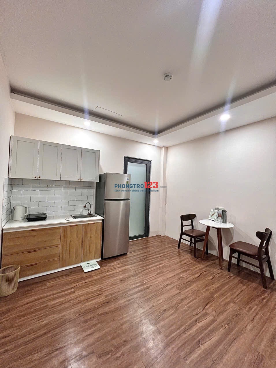CĂN HỘ 2PN, FULL NỘI THẤT – 50m2 – MÁY GIẶT RIÊNG, NHÀ THANG MÁY