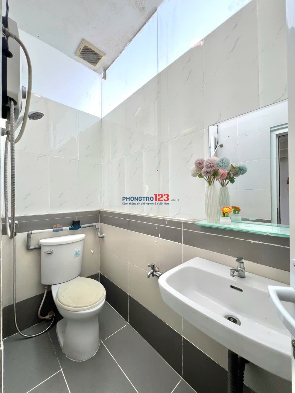 CHO THUÊ PHÒNG TRỌ CÓ GÁC GIÁ RẺ CÓ BAN CÔNG THANG MÁY GẦN VÒNG XOAY DÂM CHỦ, ĐẠI HỌC BACHD KHOA,HUF