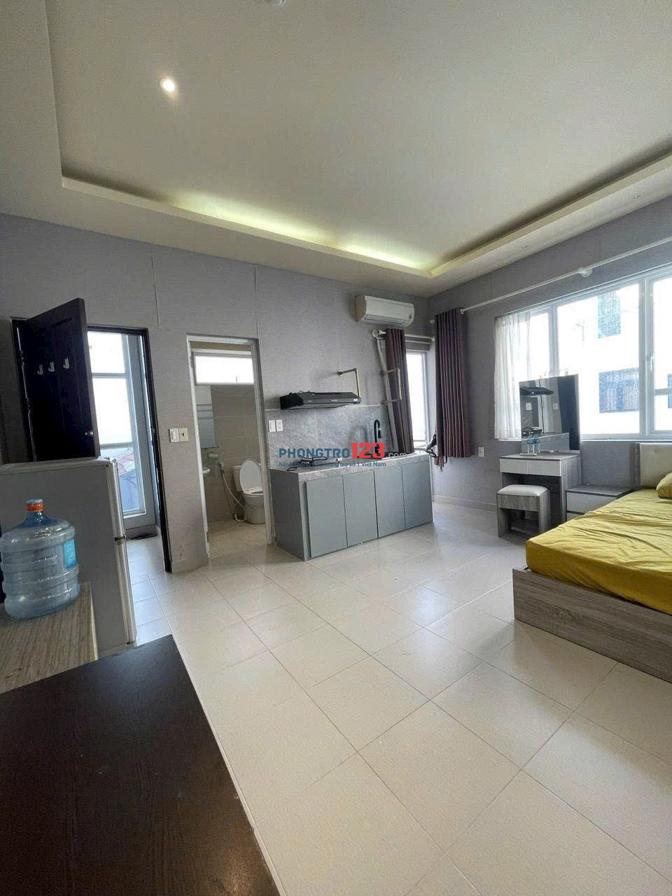 Thuê ngay phòng 30m2 , cửa sổ lớn , full nội thất ngay Nguyễn Gia Trí , Quận Bình Thạnh