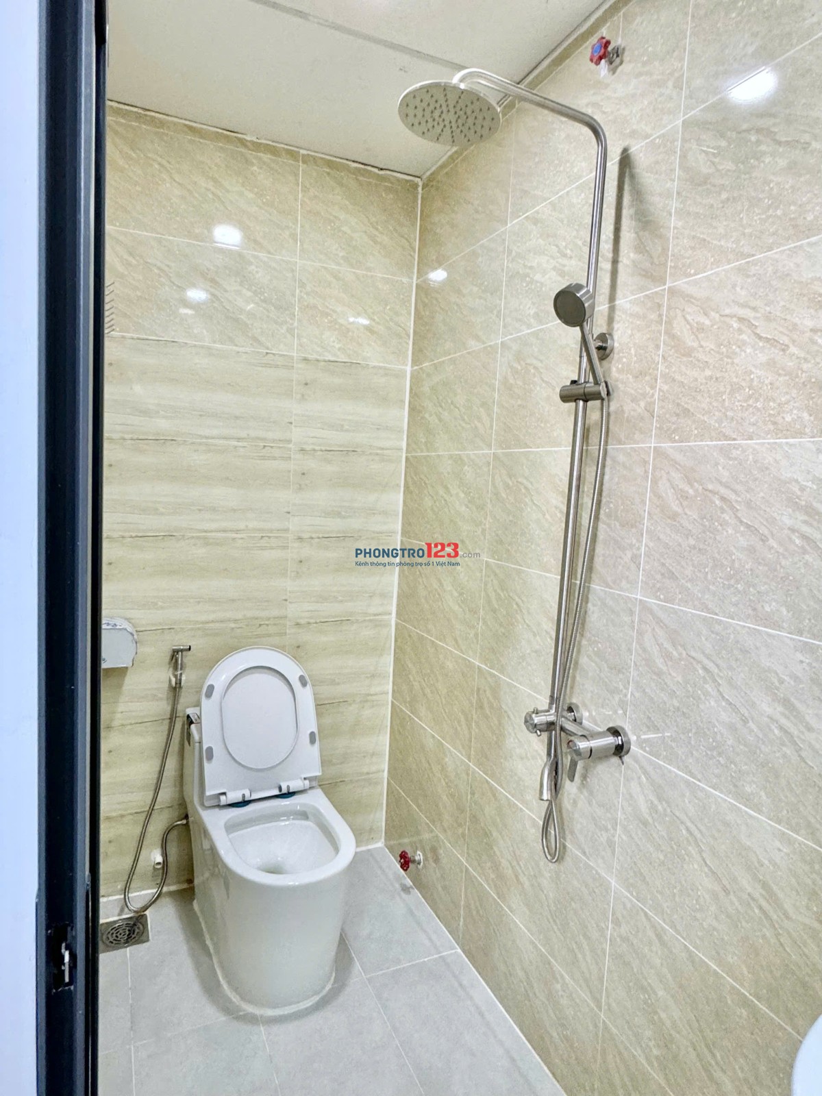 Phòng trọ ở Huỳnh Tịnh Của, gần UEF, UAH, Chợ Tân Định, CV Lê Văn Tám