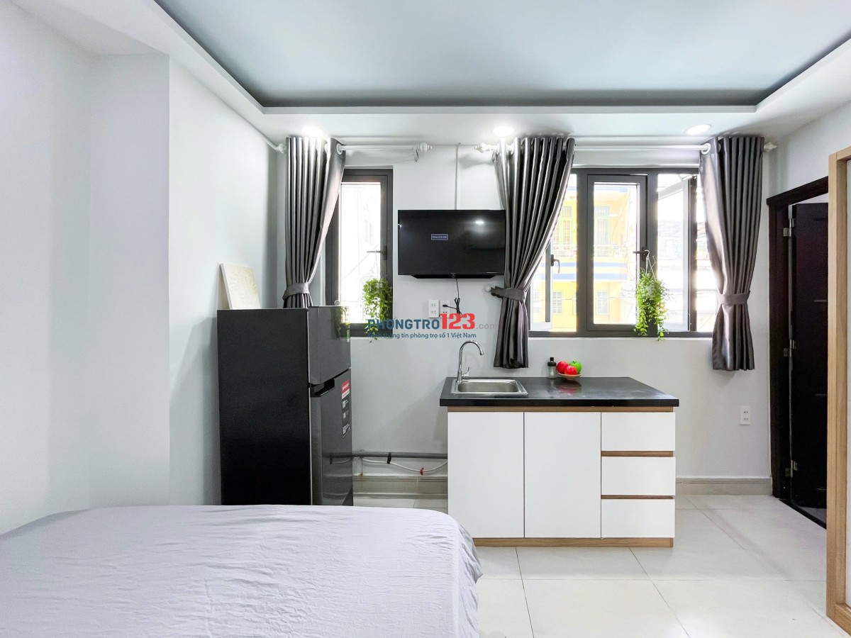 NGẤT NGÂY CON GÀ TÂY VỚI DẠNG PHÒNG STUDIO FULL NỘI THẤT , CỬA SỔ TRỜI ZDÁ CHỈ TỪ 6XXX