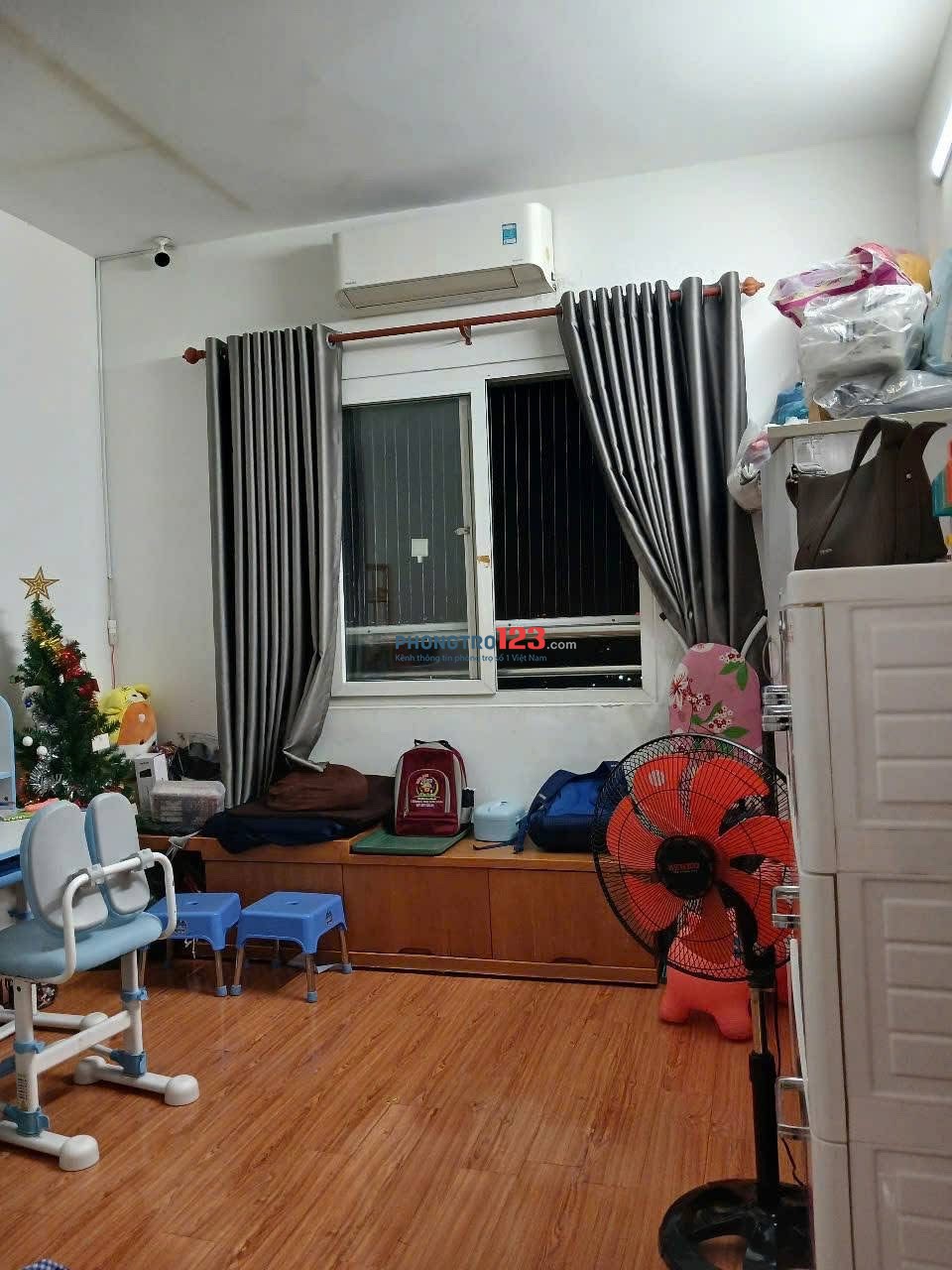 Chung cư Lạc Long Quân, P5, Q11: 2p ngủ, ban công, 70m2, 8tr