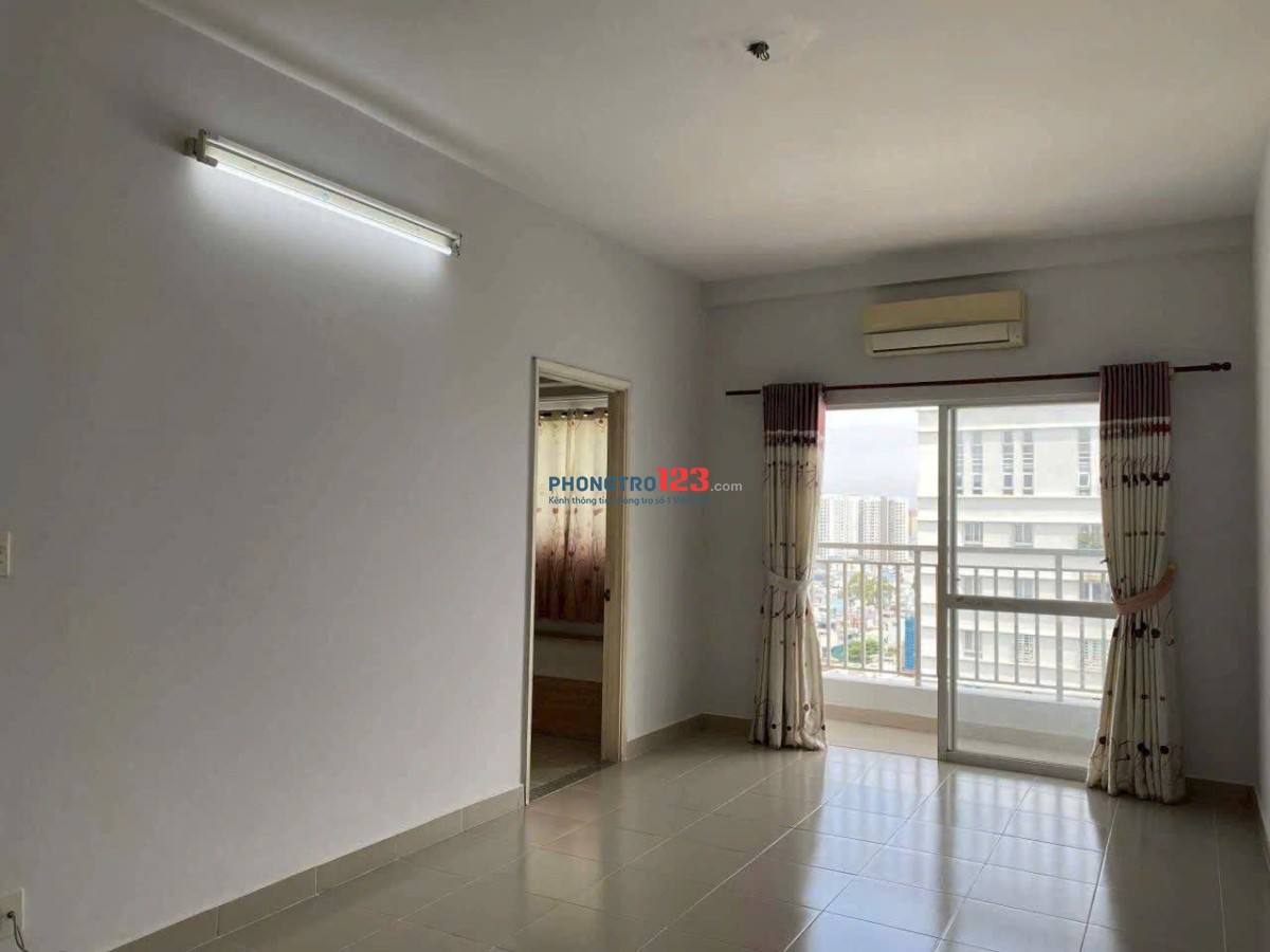 Chung cư Hoa Sen, Lạc Long Quân, Q11: 65m2, 2p ngủ, 9tr/th