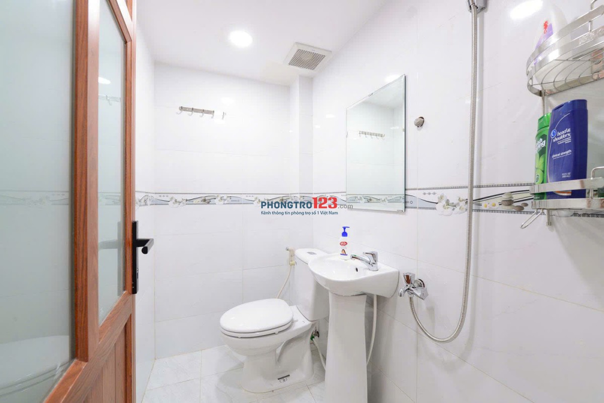 (TRỐNG) PHÒNG TRỌ MỚI FULL NỘI THẤT CỬA SỔ LỚN GẦN ĐẠI HỌC HUTECH, HỒNG BÀNG,UEF,..