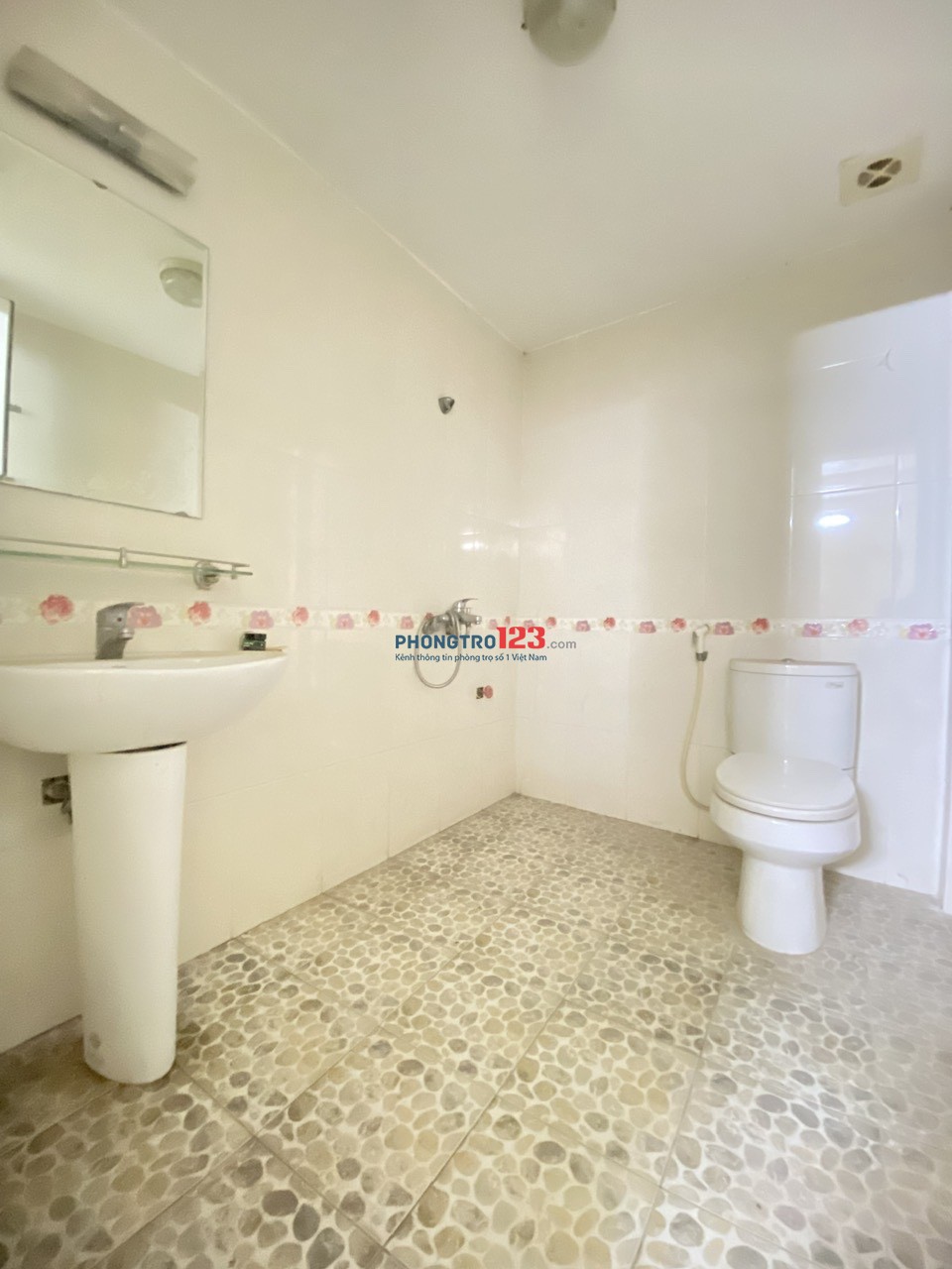 Phòng đẹp 25m² full nội thất có thang máy ngõ 39 Đông Ngạc