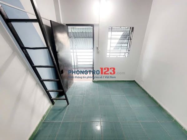 Phòng Gác Cao, Sạch sẽ, Giờ Tự Do, Ko Chủ Gần Cầu Linh Xuân, Gần Làng Đại Học