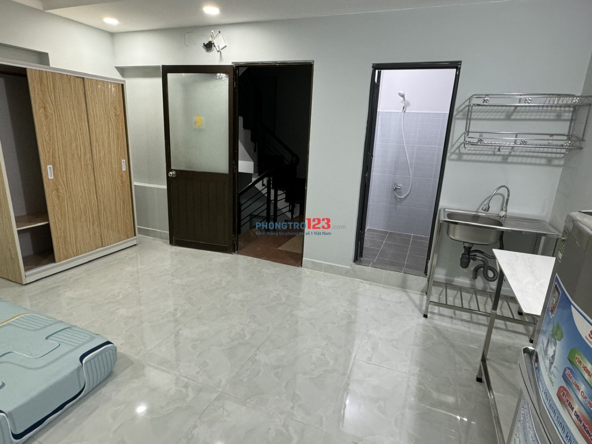 Phòng gần công viên Lê Văn Tám, đủ tiện nghi, thoáng
