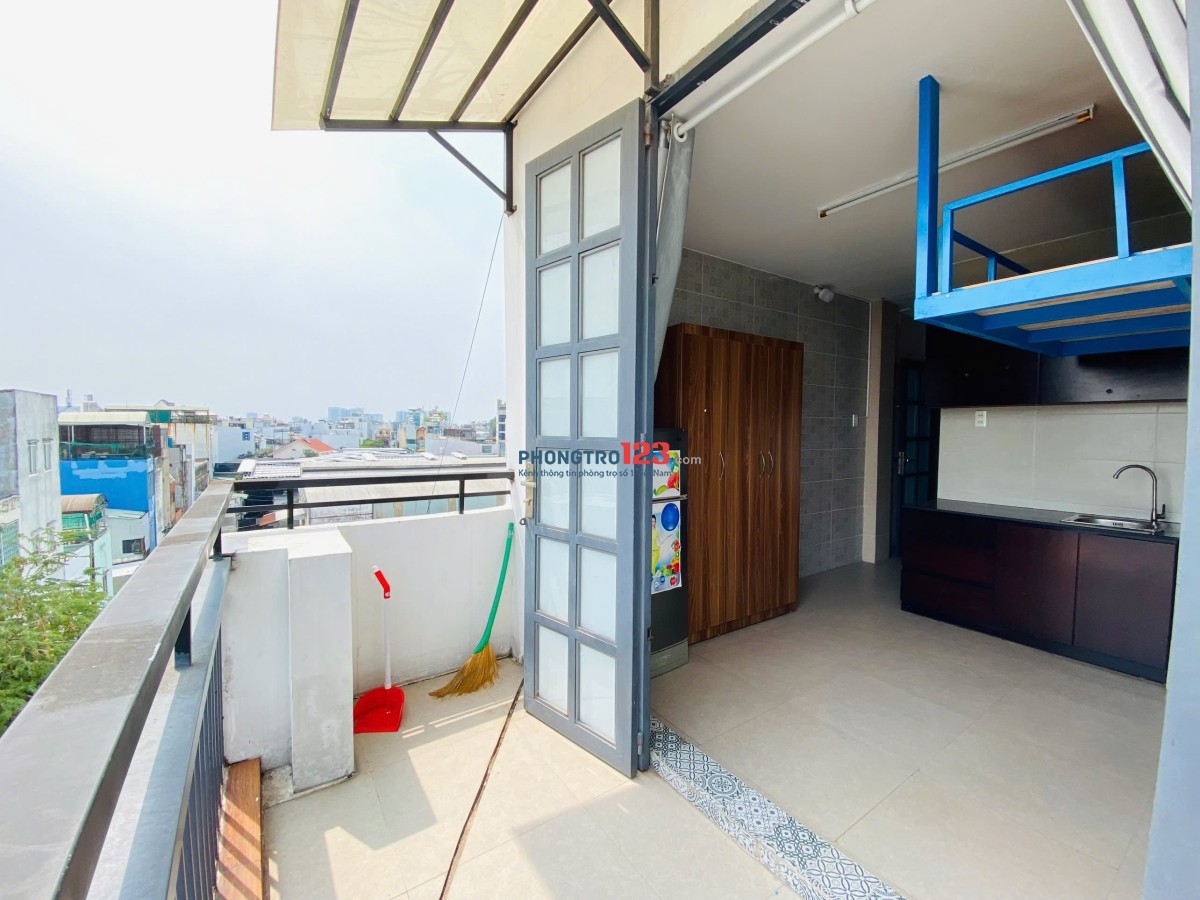 CÒN TRỐNG 2P SẴN NỘI THẤT CỬA SỔ BAN CÔNG NGAY CHỢ TÂN HƯƠNG GẦN ĐH VĂN HIẾN CÓ THANG MÁY