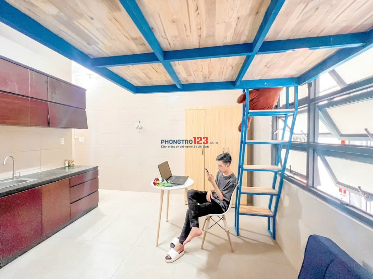 CÒN TRỐNG 2P SẴN NỘI THẤT CỬA SỔ BAN CÔNG NGAY CHỢ TÂN HƯƠNG GẦN ĐH VĂN HIẾN CÓ THANG MÁY