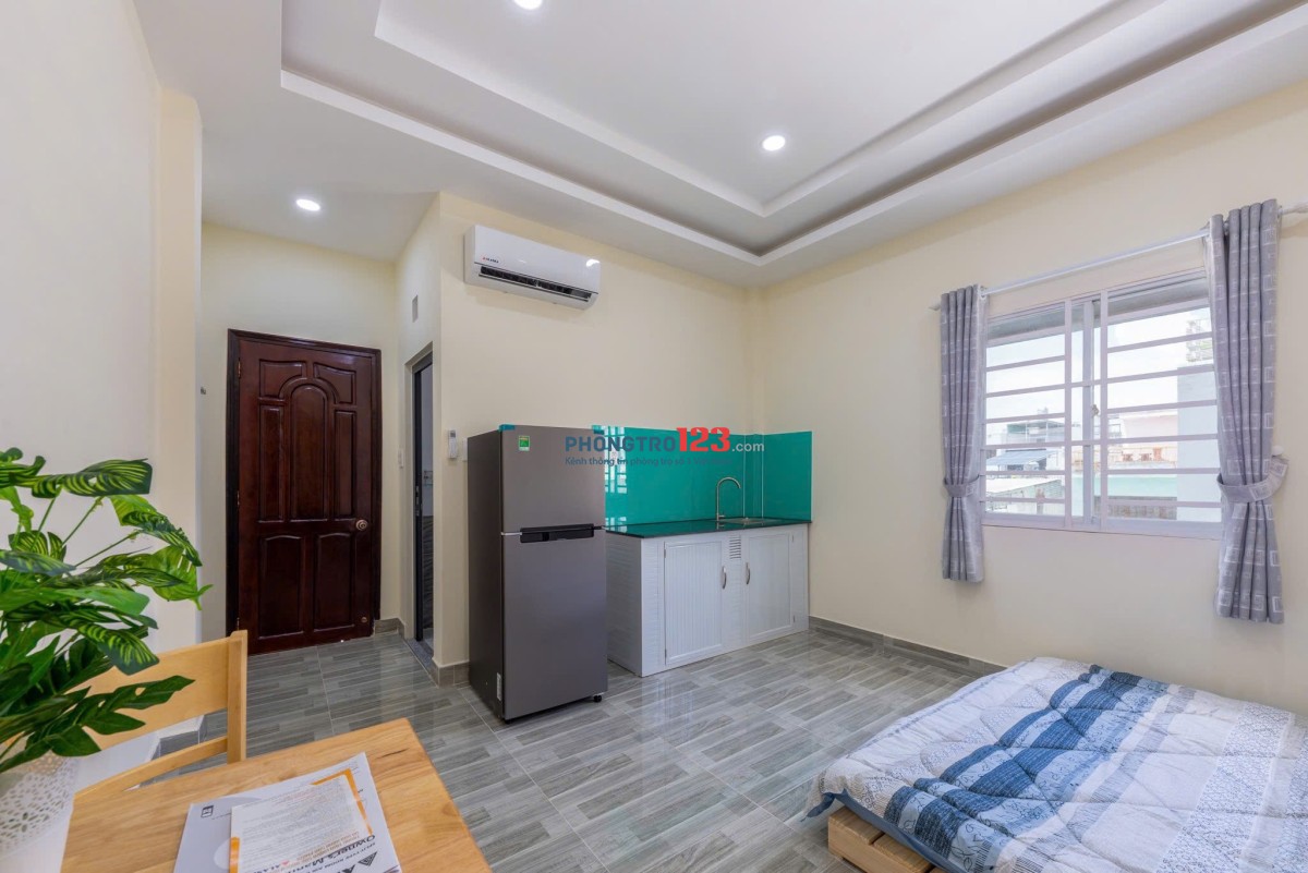 Phòng trọ cho thuê 30m2, cửa sổ, full nội thất gần VLU, chợ Bà Chiểu đường Bùi Đình Tuý