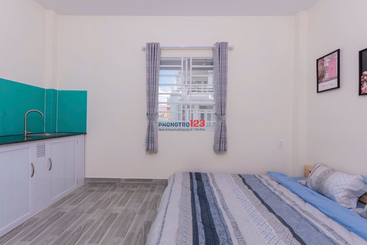 Phòng trọ cho thuê 30m2, cửa sổ, full nội thất gần VLU, chợ Bà Chiểu đường Bùi Đình Tuý