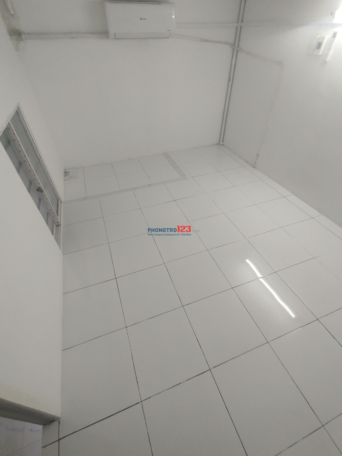 Phòng máy lạnh có gác rộng 30m2. Đường Phan Văn Trường. Bến Thành. Quận 1
