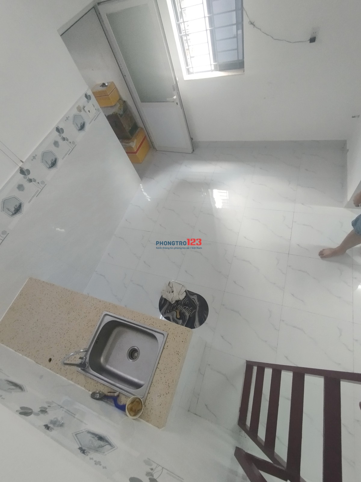 Phòng máy lạnh có gác rộng 30m2. Đường Phan Văn Trường. Bến Thành. Quận 1